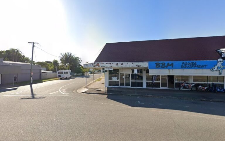 Dog Wash & Grooming Lady - listing photo