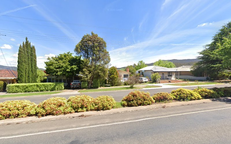 Under 1 Woof - Dog groomer in Myrtleford