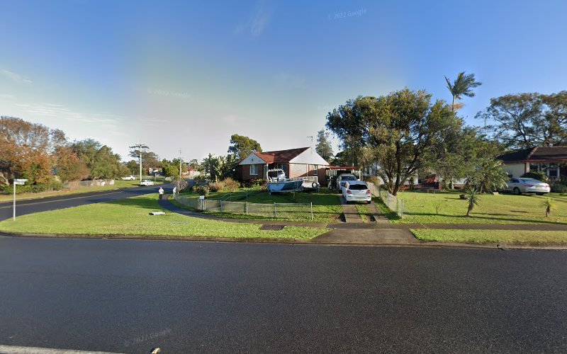 Martins Pet Supplies - Dog groomer in Mount Warrigal