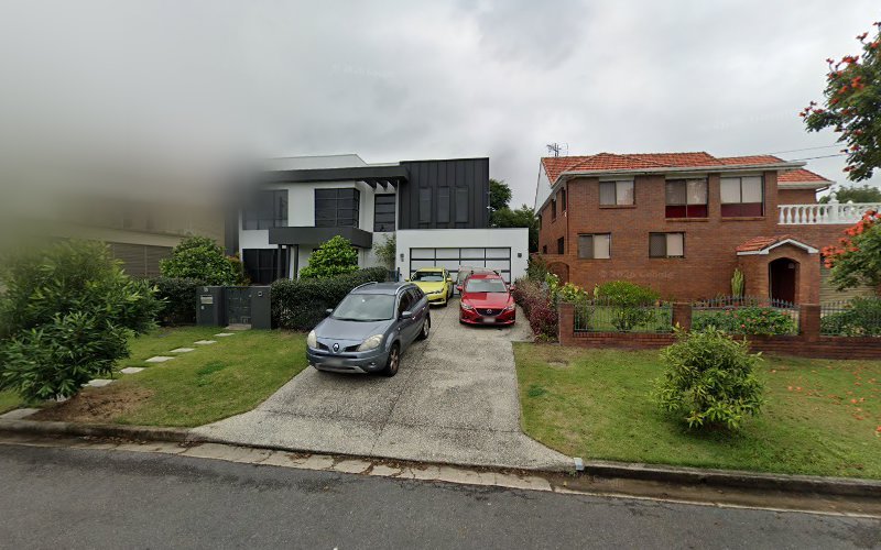 Canine Club - Dog groomer in Tarragindi