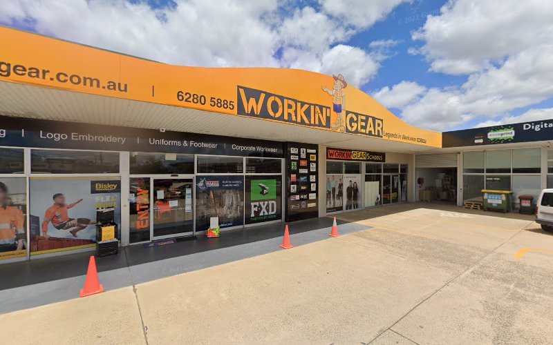 Dogtainers - Dog groomer in Fyshwick